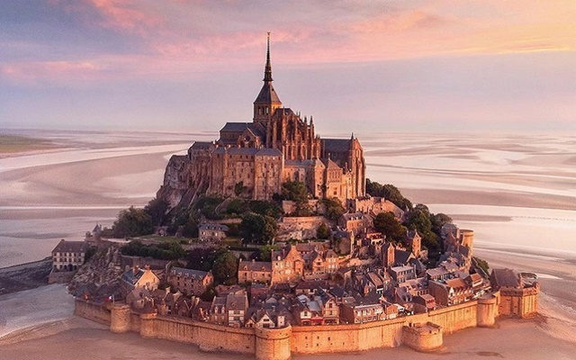 Du lịch Pháp khám phá ốc đảo Mont Saint Michel linh thiêng, huyền bí