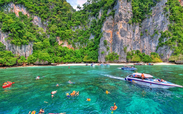 Koh Phi Phi hòn đảo ngọc thiên đường dành cho du khách du lịch Thái Lan